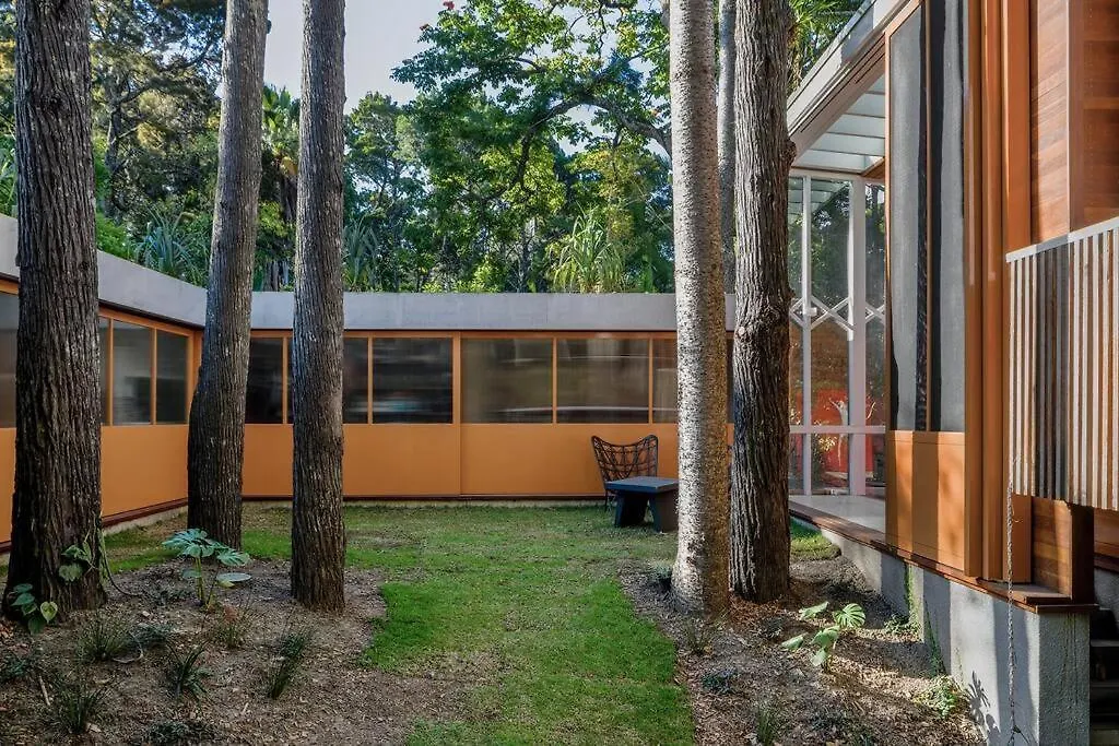 Holiday home Surf Poet, Unique Rainforest Retreat Luxury Home Noosa Heads Australia