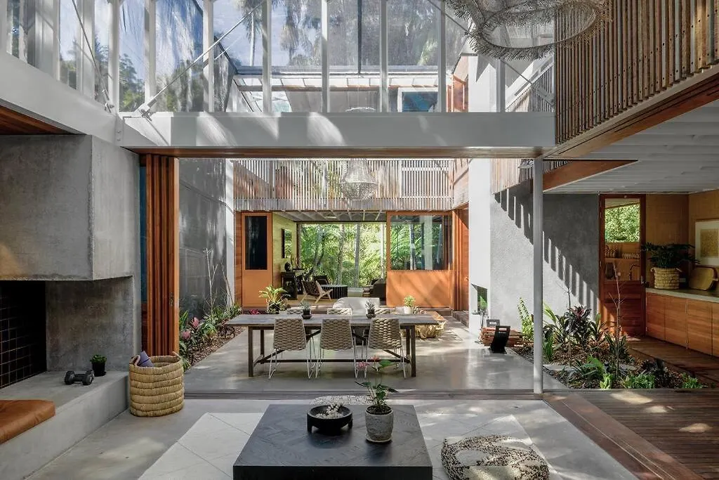 Surf Poet, Unique Rainforest Retreat Luxury Home Noosa Heads Holiday home