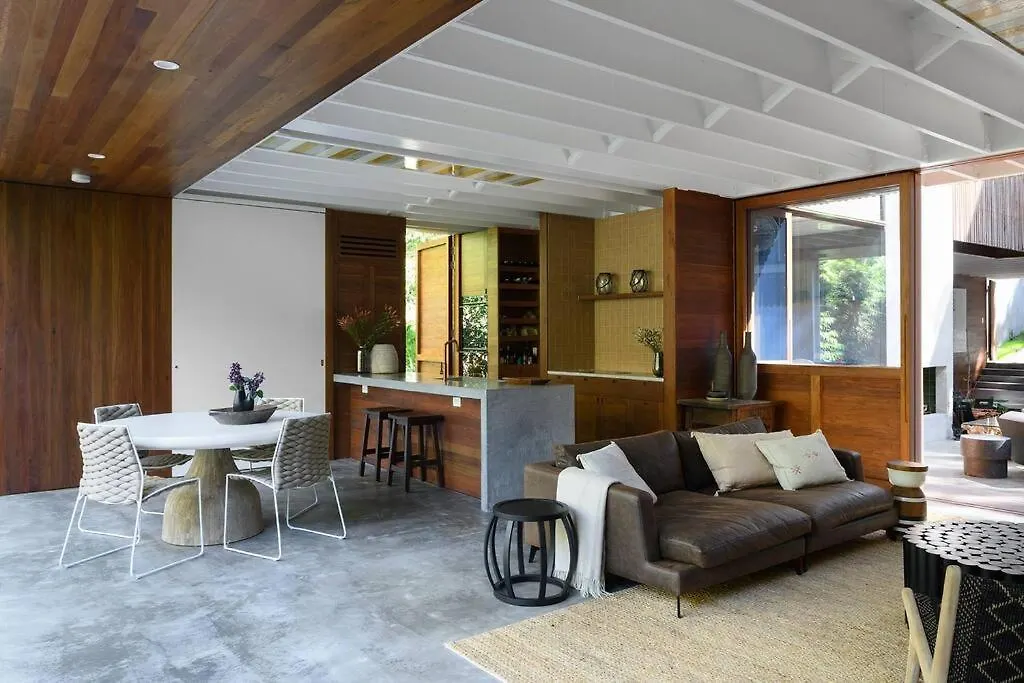 Surf Poet, Unique Rainforest Retreat Luxury Home Noosa Heads Australia