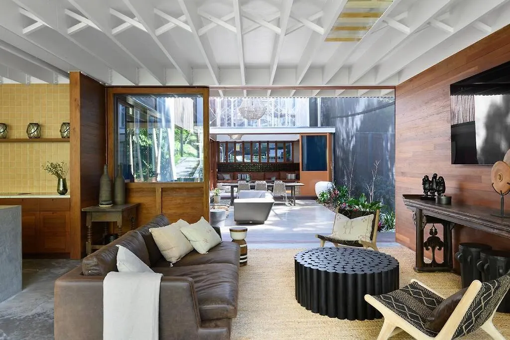 Surf Poet, Unique Rainforest Retreat Luxury Home Noosa Heads Holiday home